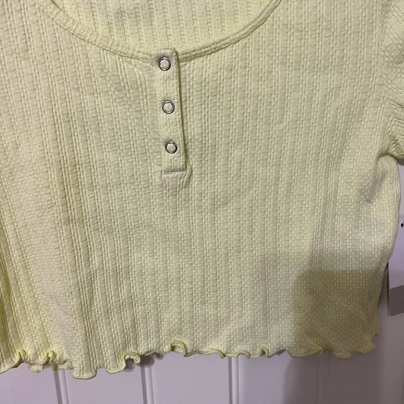 BP Womens Ribbed‎ Knit Top Lettuce Edge Cropped Button Front Yellow Size M - Picture 5 of 8